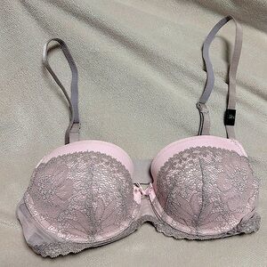 NWOT Victoria’s Secret lace demi bra